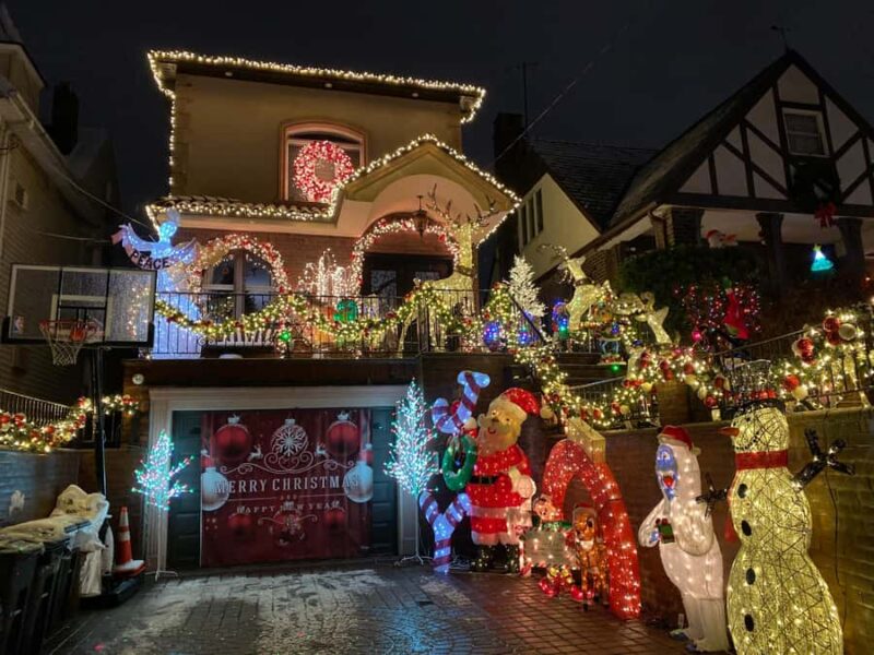 NYC: Dyker Heights Christmas Lights Tour with Guide - What Sets This Tour Apart from Others