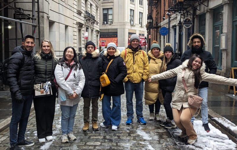 NYC: Eat 4 New York Foods & See 30 Sights Walking Tour - Starting Point at Federal Hall on Wall Street
