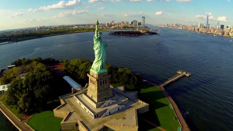 NYC: Ellis Island Private Tour with Liberty Island Access - Timing, Pacing, and Accessibility of the Tour