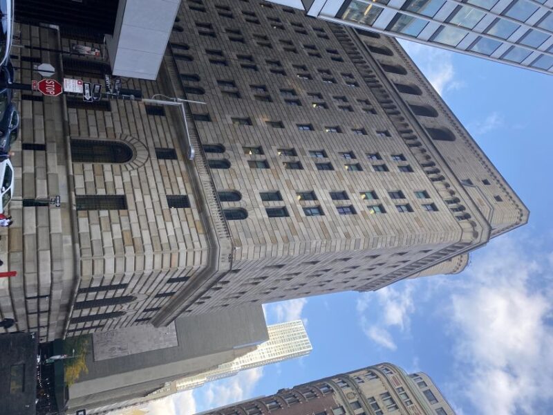 NYC | French guided tour Southern Manhattan - Dive into the Historic Heart of Lower Manhattan with a French-Guided Tour