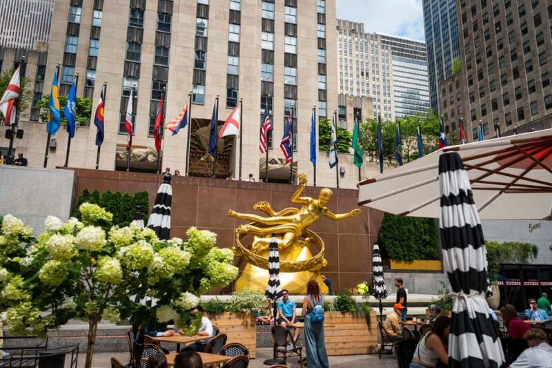 NYC: Half-Day Luxury Bus Tour with One World Access - Navigating Manhattan in Style and Comfort