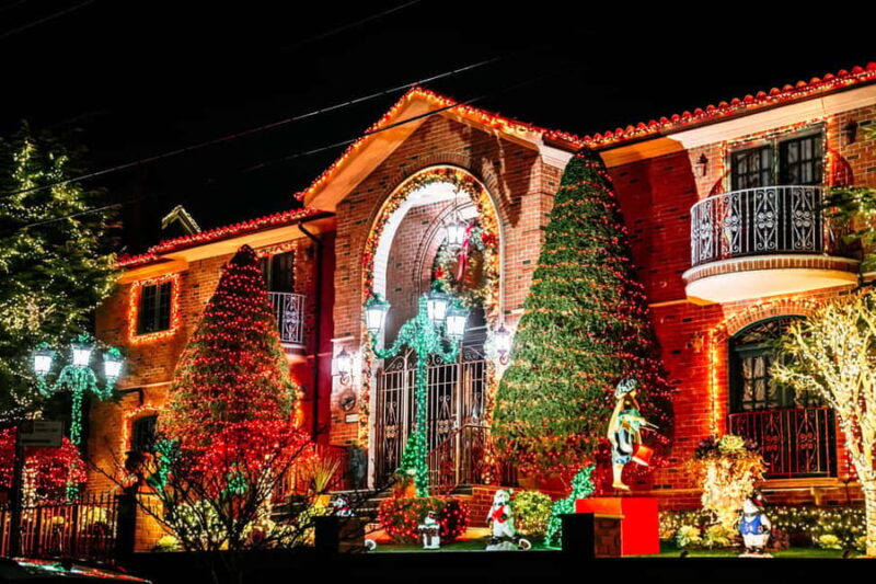 NYC: Holiday Lights and Dyker Heights Luxury Bus Tour - Key Points