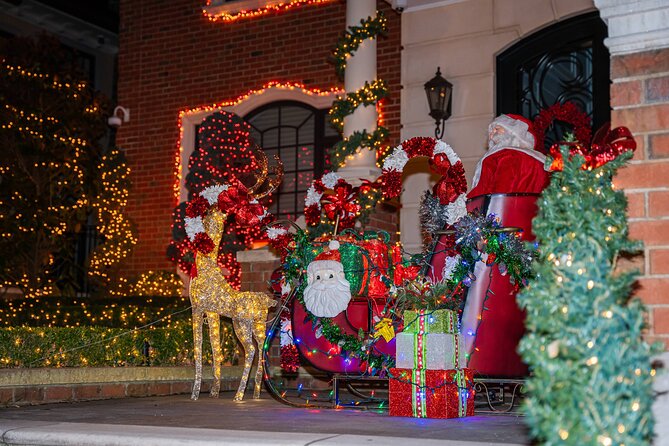 NYC Holiday Lights and Dyker Heights Luxury Bus Tour - From Brooklyn Back to Manhattan: Rockefeller Center and Midtown Magic