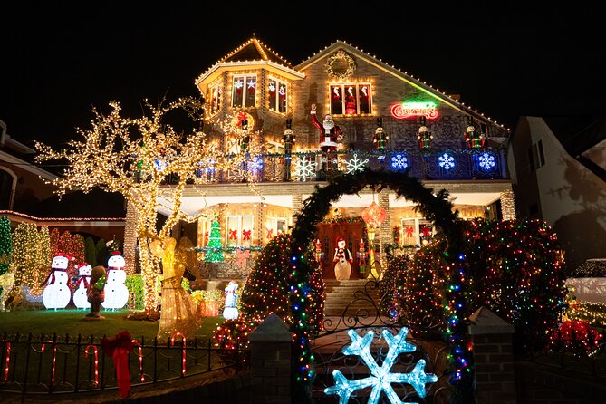 NYC Holiday Lights and Dyker Heights Luxury Bus Tour - Highlights of the Tour Experience