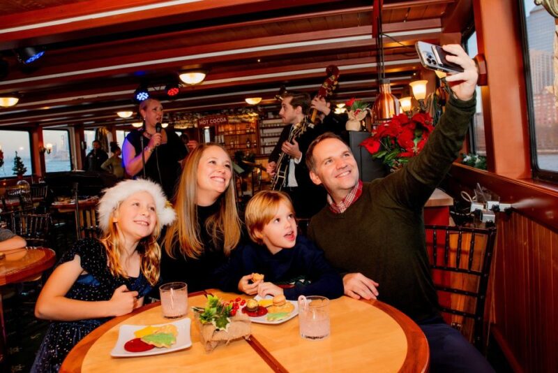 NYC: Holiday Yacht Cruise with Jazz, Cocoa & Carols - The Festive Atmosphere on a Classic Yacht