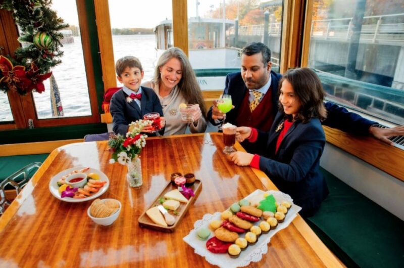 NYC: Holiday Yacht Cruise with Jazz, Cocoa & Carols - Live Jazz and Carols for a Christmas Soundtrack