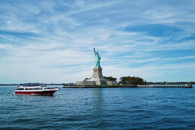 NYC ICONIC Landmarks Small Group Max 12 Half-Day Tour in New York - The Financial and Artistic Neighborhoods