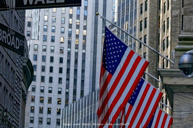 NYC in a day: Private Walking Tour with the Statue of Liberty - Exploring Ellis Island’s Immigration History