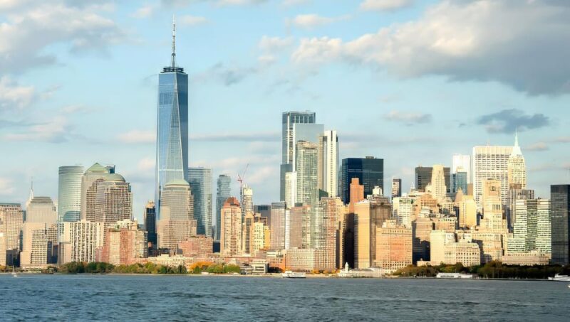 NYC: Liberty Cruise on New York Harbor with Live Guide - The Skyline Views: Brooklyn Bridge and Downtown Manhattan