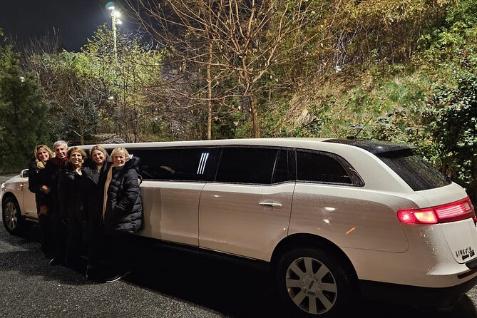NYC Limousine Tour (New York "NYC Limo Tour" Limo, SUV Or Van ) - A Luxurious Way to See Manhattan in a Limousine