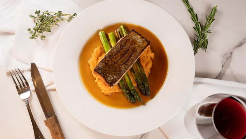 NYC: Manhattan Skyline Dining Cruise - Indoor Climate-Controlled Lounge and Skydeck Views