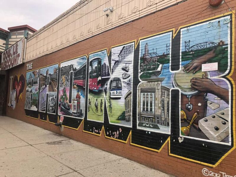 NYC: New York City Contrasts Tour through Harlem, The Bronx, Queens and Brooklyn - Brooklyn’s Iconic Sights and Artistic Districts