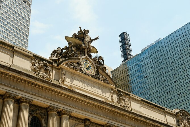 NYC: Official Grand Central Terminal Tour - Shopping and Vintage Finds in Graybar Passage