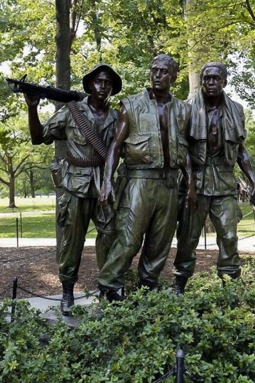 NYC: Philadelphia, Washington DC & Amish Country 2-Day Tour - Exploring Philadelphia’s Historic Landmarks