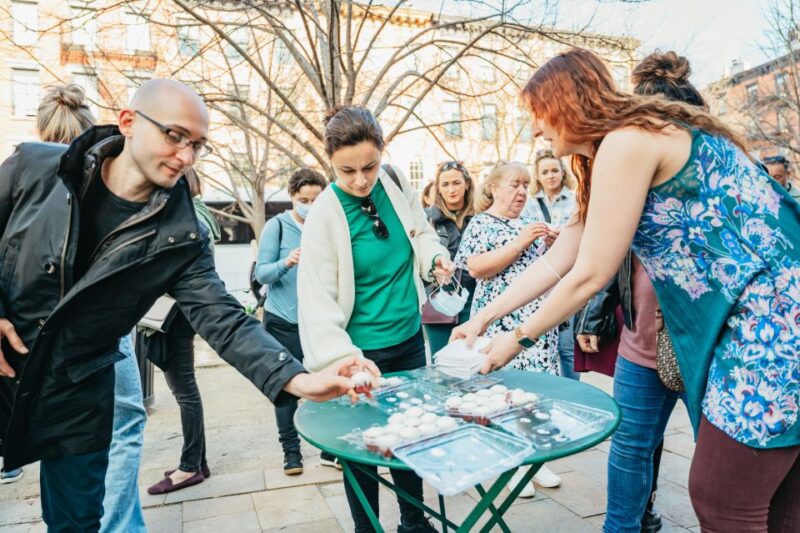 NYC: Sex and the City Sites Bus Tour (On Location Tours) - Discover the Ultimate Sex and the City Experience in Manhattan