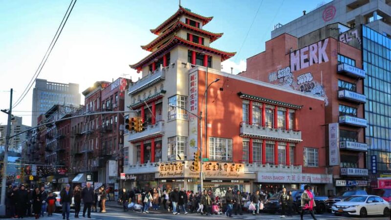 NYC: Soho, Chinatown, and Little Italy Private Walking Tour - The Trendy Streets and Iconic Buildings of Soho