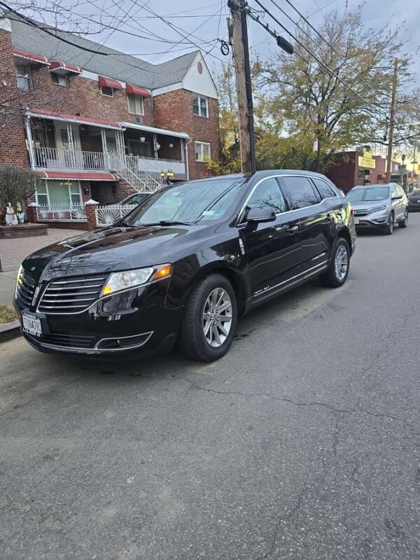 NYC: Spanish tour through narrow, authentic streets - Logistics and Group Size