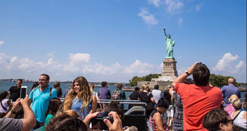 NYC: Statue of Liberty and Ellis Island Guided Tour - The Experience with a Knowledgeable Guide