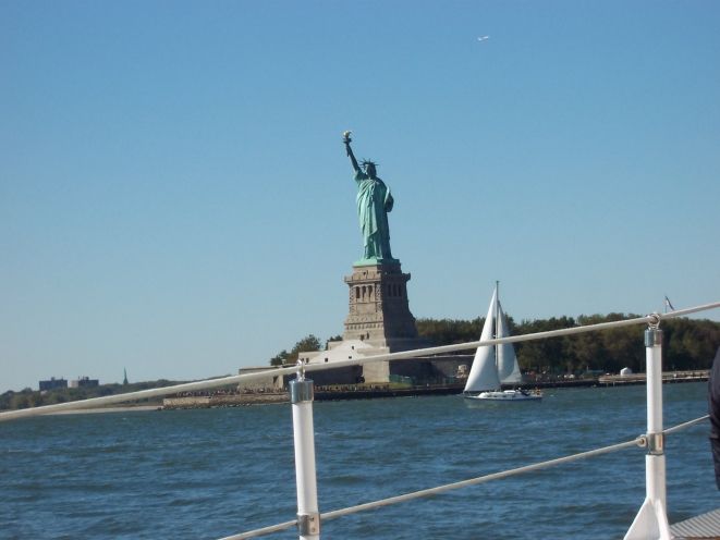 NYC: Statue of Liberty Day Sail on the Schooner Adirondack - Expert Crew and Their Role in Creating a Memorable Trip