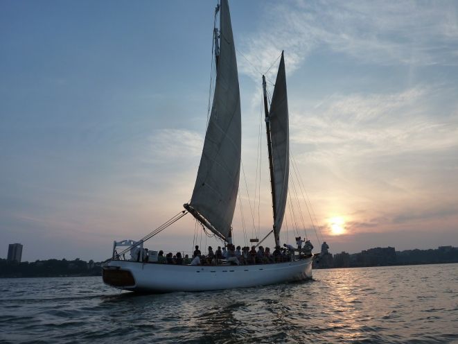 NYC: Sunset Sail Aboard Schooner Adirondack - Discover the Unique Charm of the Sunset Sail Aboard Schooner Adirondack