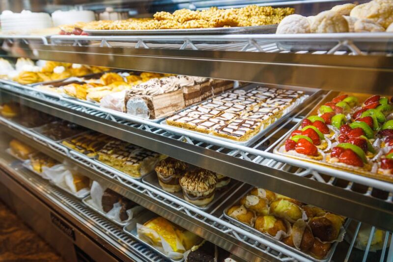 NYC: The Original Cupcake Tour of Greenwich Village - Exploring French-Inspired Sweets at Barachou