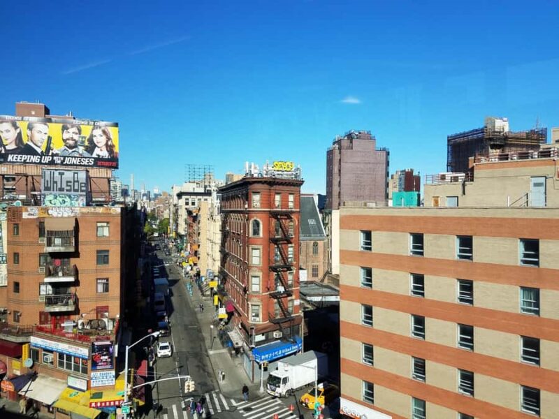 NYC: VIP Contrasts Metro Tour and Sunset in New Jersey - Neighborhoods of Queens and Street Art Scenes