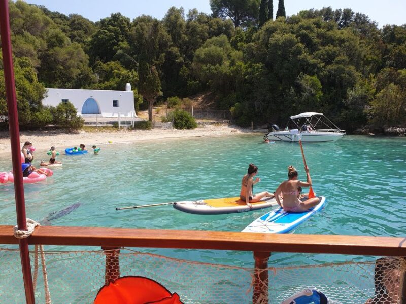 Nydri: Island-hopping Boat Cruise with Lunch and Drinks - Key Points