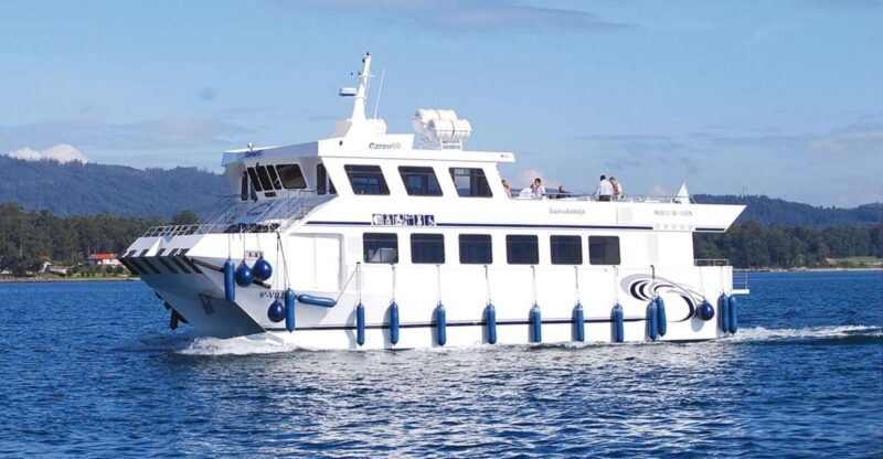 O Grove: Boat Tour at the Arousa estuary with mussel tasting - Exploring the Stunning Arousa Estuary and Surrounding Coastlines