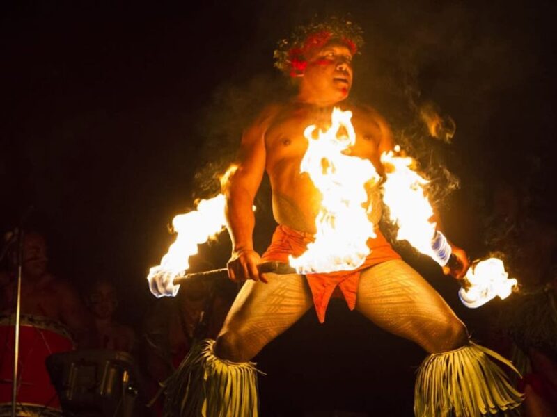 Oahu: Chief's Luau Dinner Show - The Polynesian Show and Fire Knife Dance