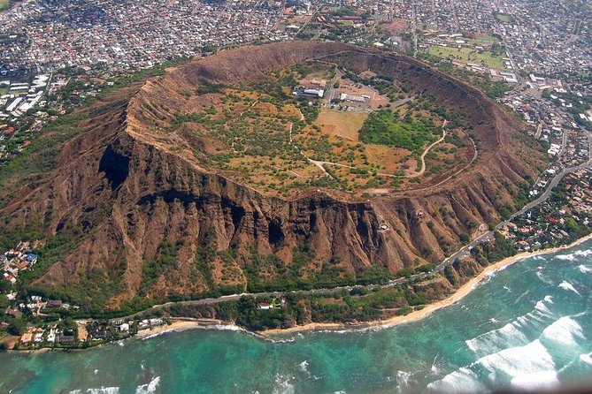 Oahu Circle Island Tour - Exploring Honolulu’s Premium Beachfront Neighborhood: Kahala Avenue