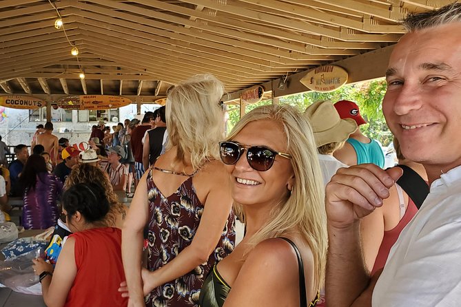 Oahu: Custom Island Tour - ETOHI - Sampling Macadamia Nuts at Tropical Farms