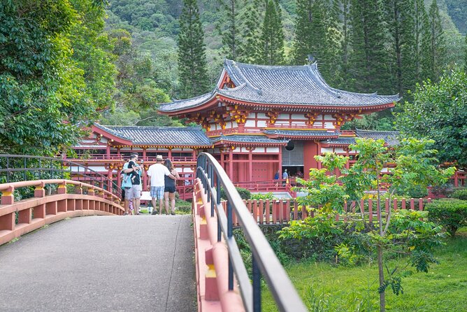 Oahu Deluxe Grand Circle Island Tour - North Shore’s Surfing Culture and Laid-Back Charm