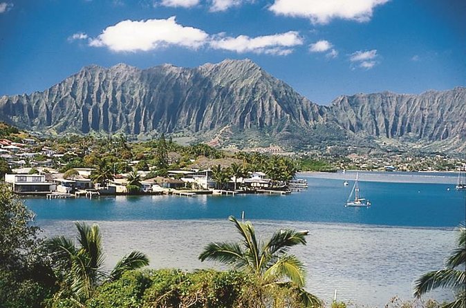 Oahu Grand Circle Island: Discover the Heart & Soul of Hawaii - Exploring the Exclusive Real Estate of Kahala