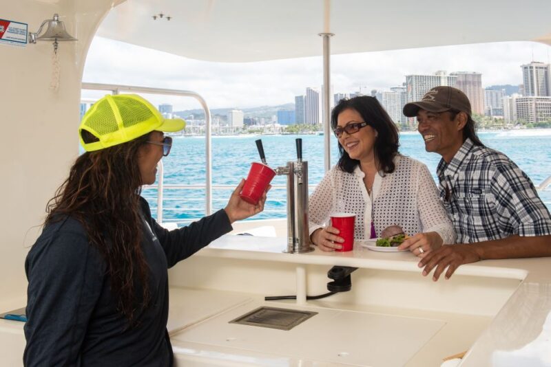 Oahu: Hilton Hawaiian Village Snorkel Tour - The All-You-Can-Eat Lunch and Beverages