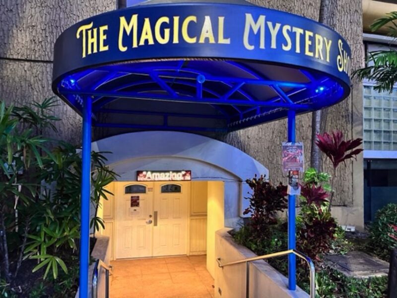 Oahu: Hilton Waikiki Beach Hotel Magical Mystery Show - The Museum of Curiosities and Additional Inclusions