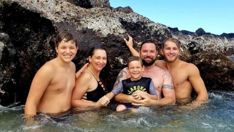 Oahu: North Shore Beaches, Turtles, and Dole Plantation Tour - Visiting the Dole Plantation and Pineapple Fields