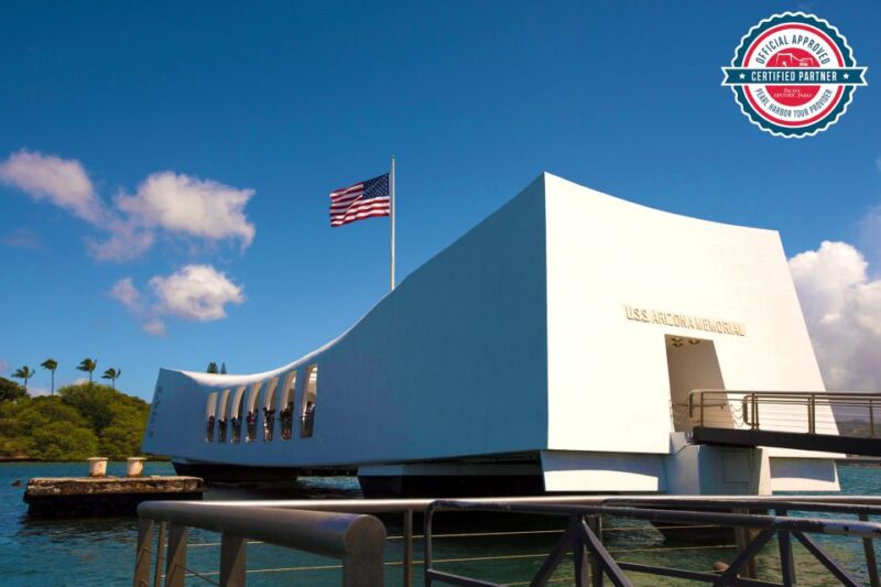 Oahu: Pearl Harbor, Arizona Memorial & Honolulu City Tour - Downtown Honolulu Landmarks and Historic Sites