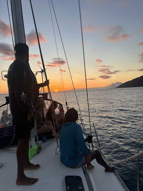 Oahu: Sunset sailing in small intimate groups - Snacks, Drinks, and the Onboard Atmosphere