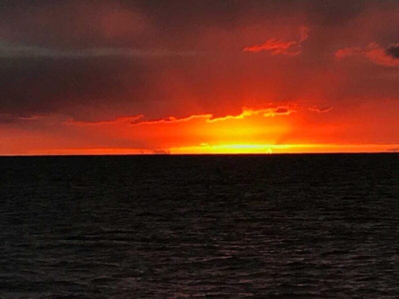 Oahu: Sunset sailing in small intimate groups - Why This Sunset Sailing Tour Is a Great Choice in Oahu