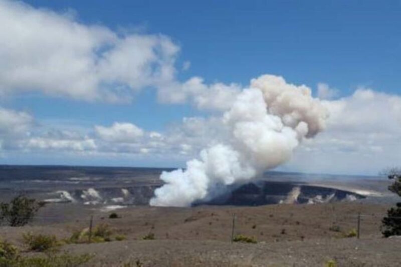 Oahu to Big Island Volcanoes National Park Adventure Tour - Visiting Kilauea Iki and Its Lava Landscape
