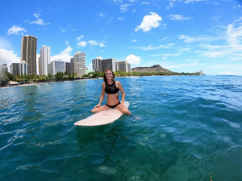 Oahu: Waikiki Beginner Private Surf Lesson- Female Guide - Learning to Surf with a Skilled Female Instructor