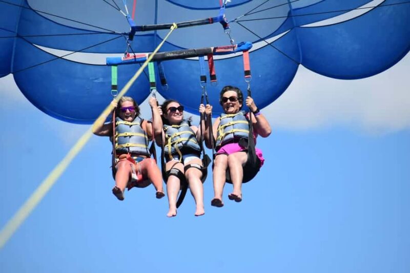 Oahu: Waikiki Parasailing - Physical Requirements and Restrictions