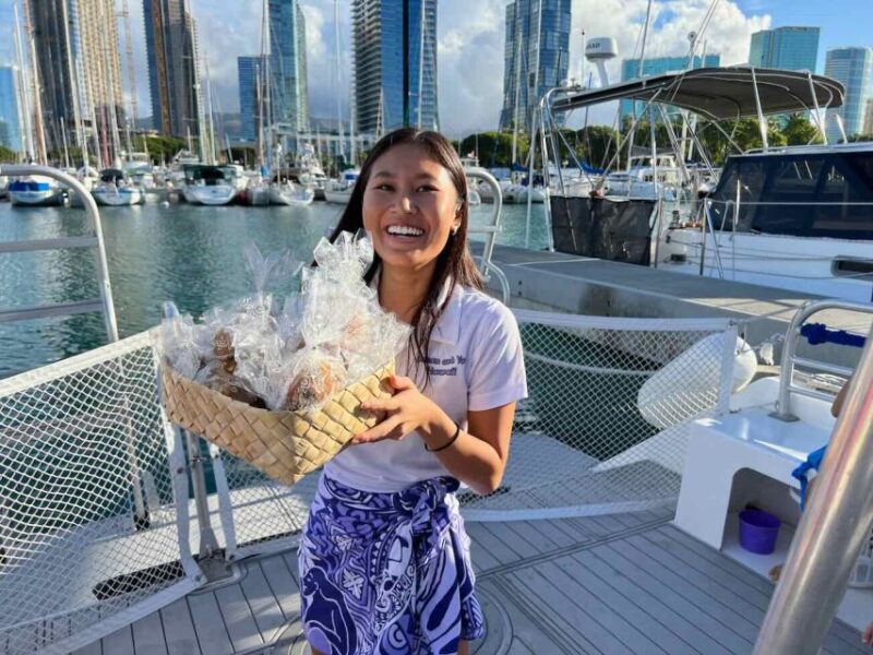 Oahu: Waikiki Whale Watching Tour-Donut and Coffee Included - Light Refreshments and Onboard Comfort