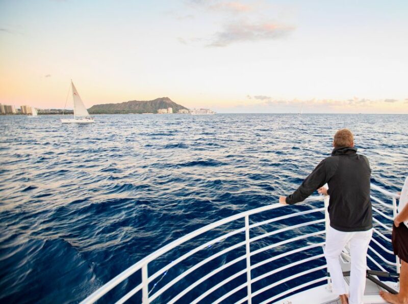 Oahu: Waikiki Whale Watching Tour-Donut and Coffee Included - Educational Commentary from the Naturalist Crew