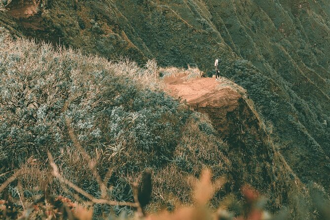 Oahu's iconic hikes - Kuliouou with photography - What to Bring for Your Kuliouou Hike