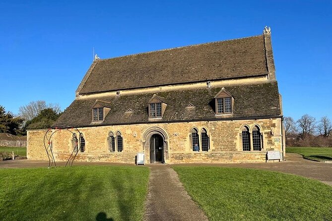 Oakham Private Historical Pub Walking Tour - Exploring the Grade I Listed Church and Its Spire