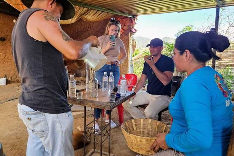 Oaxaca: Ancestral Mezcal Tasting in Ocotlan Valley - Enjoying a Curated Oaxacan Lunch with Local Flavors
