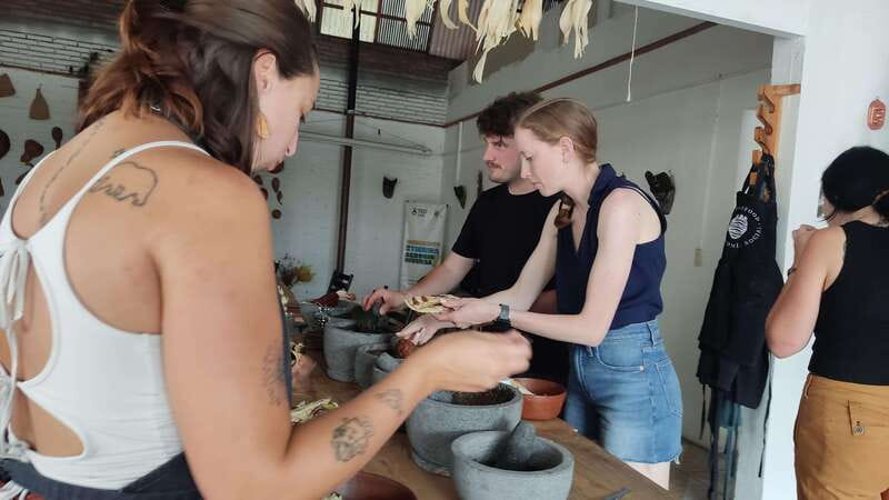 Oaxaca: Oaxacan Mole Workshop with a Traditional Cook - Cultural Insights and Chef Guidance