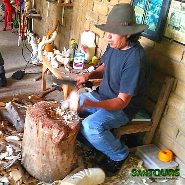Oaxaca : Ocotlan Tour - Santo Tomás Jalieza and Waist Loom Weaving