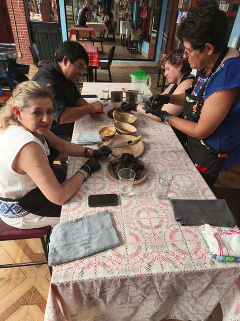 Oaxaca: Traditional Oaxacan Cooking Class - Logistics and Group Size for a Personalized Experience